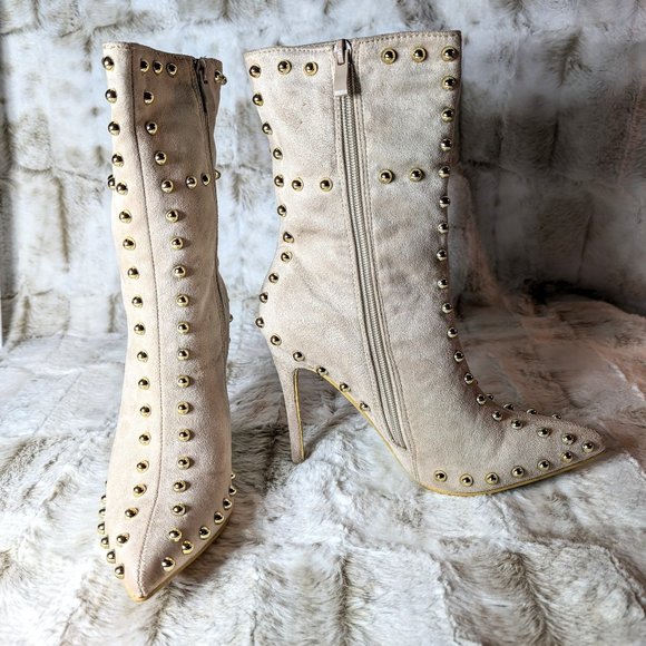 Top Show Cream Color Vegan Suede Pointy Toe Gold Studded Ankle Boots - Picture 11 of 13
